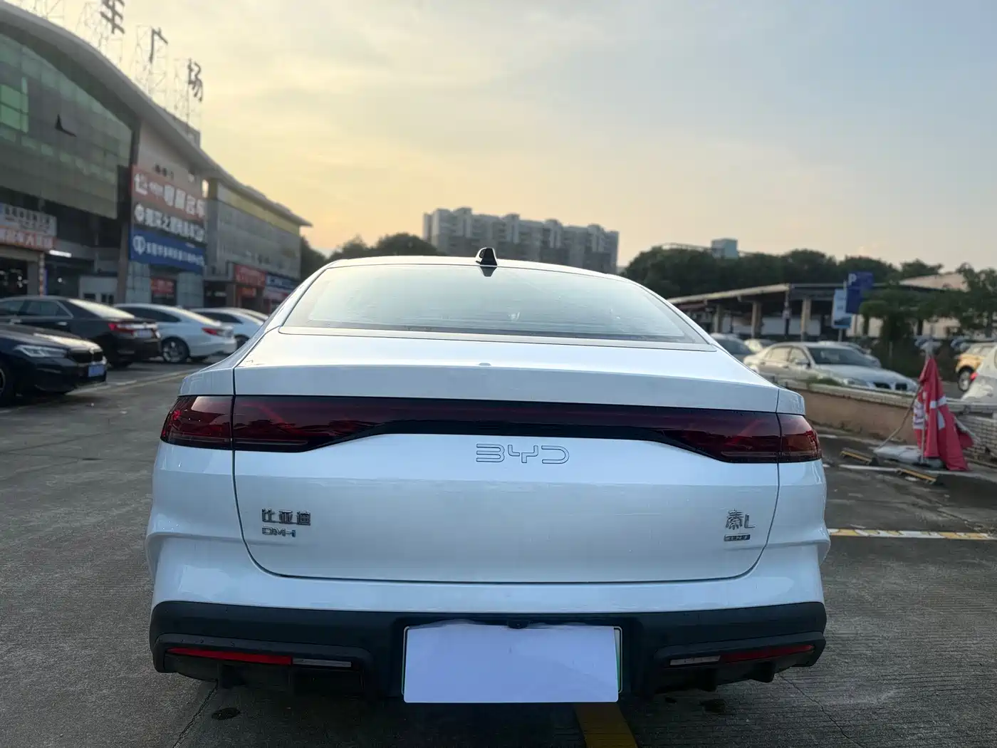 BYD Qin L 2026 2026 Model DM-i 210KM Superior Edition