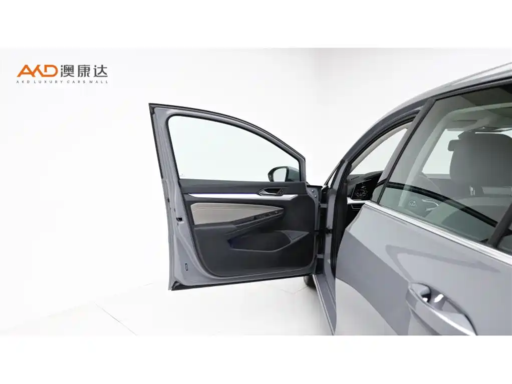 Volkswagen Golf 2024 280TSI DSG R-Line 50th Anniversary Edition фото 10