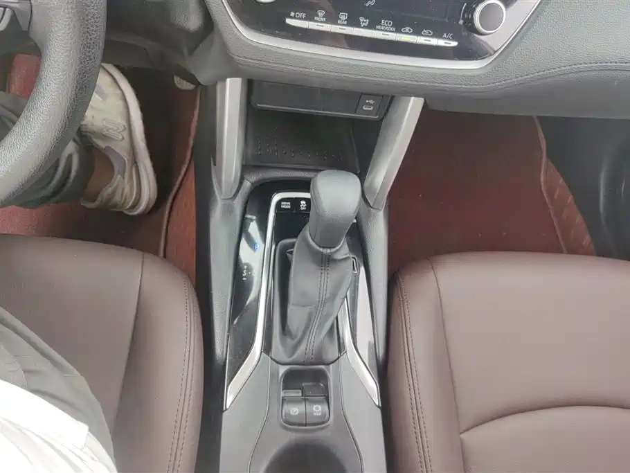 Toyota Corolla Cross 2023 Hybrid 2.0L Pioneer Edition фото 16