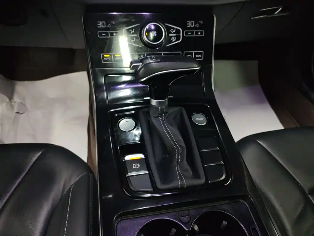 Hongqi H5 2018 30TD Smart Connect Agile Edition фото 7