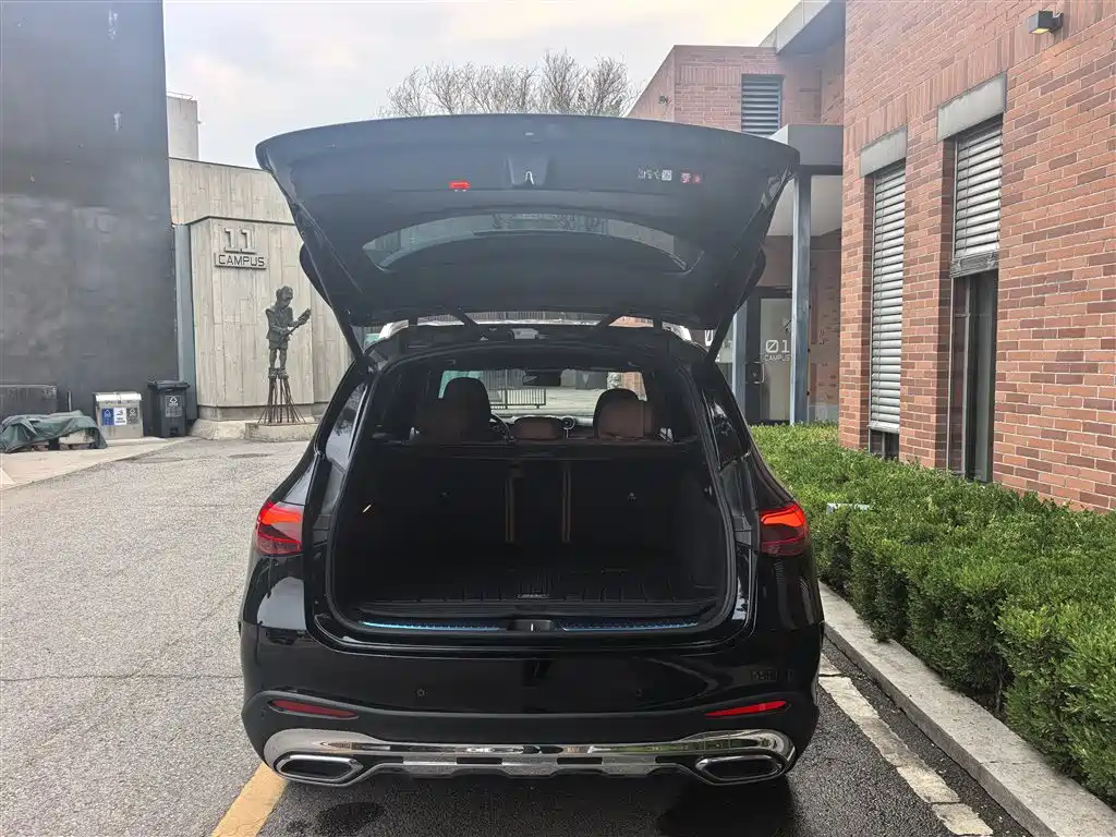 MERCEDES-BENZ GLC