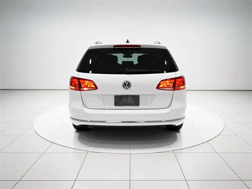 Volkswagen Magotan (Import) 2012 Wagon 2.0TSI Comfort фото 4