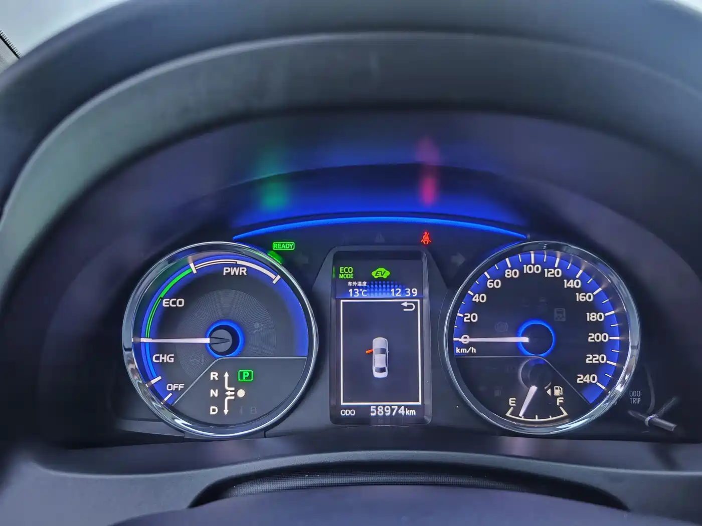 Toyota Corolla Twin Engine E+ 2019 1.8L E-CVT Luxury Edition фото 13