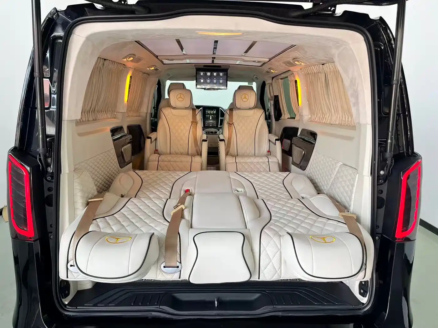 Mercedes-Benz Vito 2020 2.0T Elite Edition (7-seater) фото 12