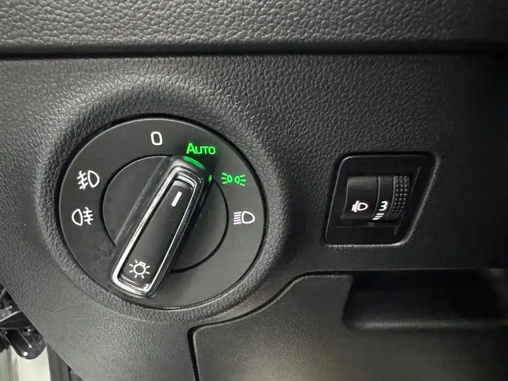 Škoda Karoq 2022 TSI280 Luxury Edition фото 16