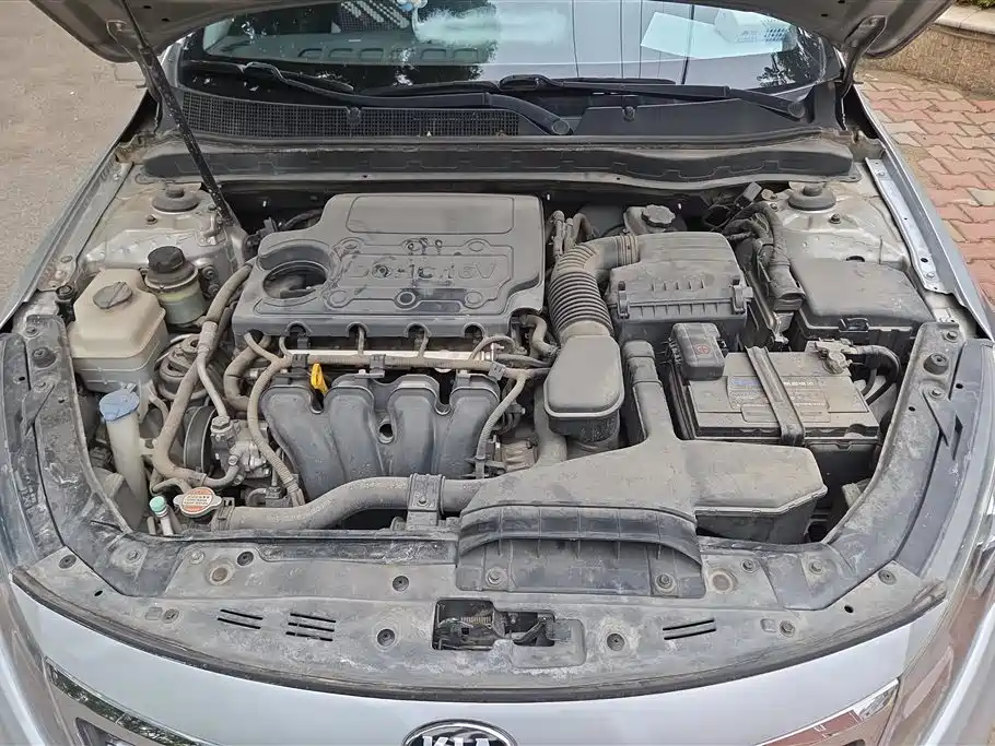 Kia K5 2011 2.0L Automatic DLX фото 10