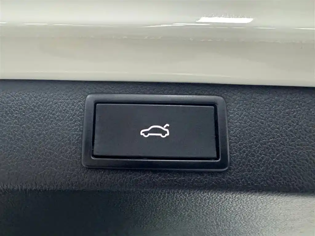 Škoda Karoq 2022 TSI280 Luxury Edition фото 17