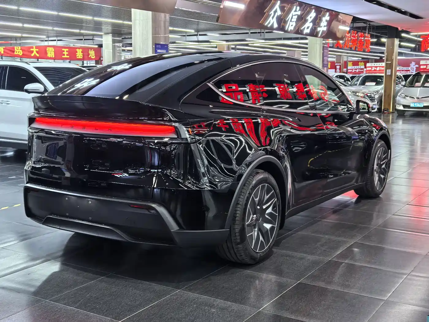 Tesla Model Y L 2026 2025 Facelift Long Range AWD
