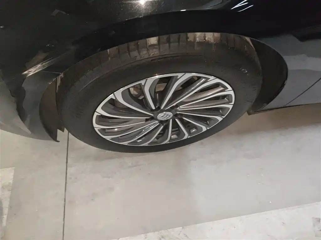 Buick LaCrosse 2023 28T Premium Edition фото 23