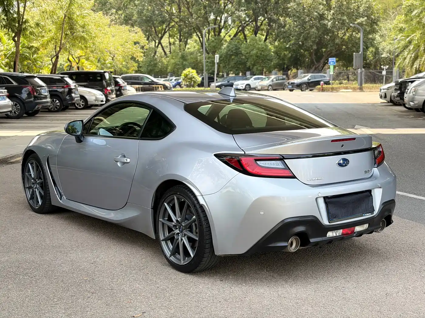 Subaru BRZ 2023 2.4L Manual 10th Anniversary Edition фото 6