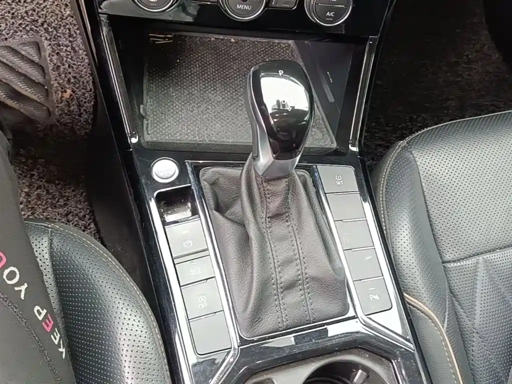 Volkswagen Passat 2019 330TSI Luxury Edition China VI фото 13