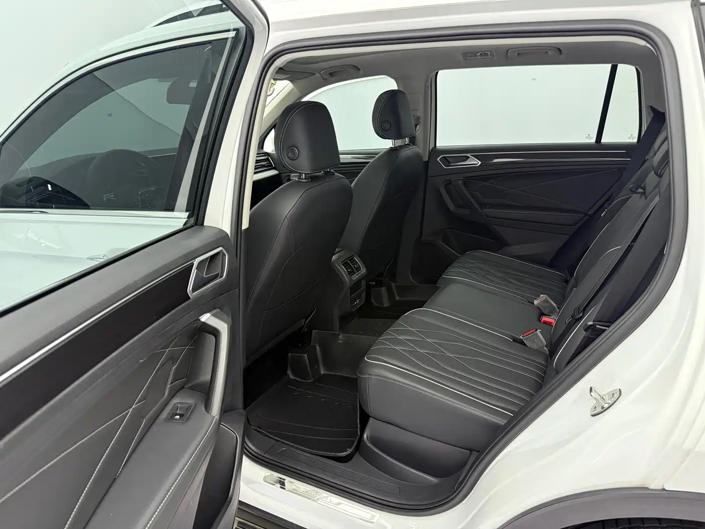 Volkswagen Tiguan L 2023 280TSI 2WD Trend Limited Edition фото 12
