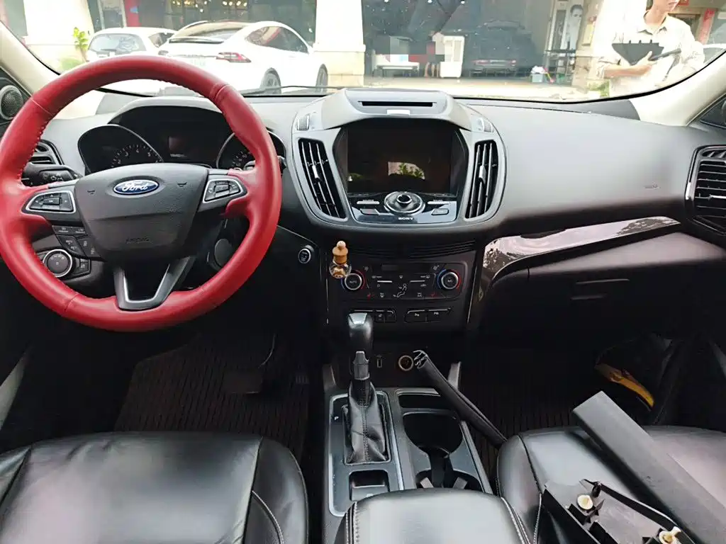 Photo 5 - Ford Kuga