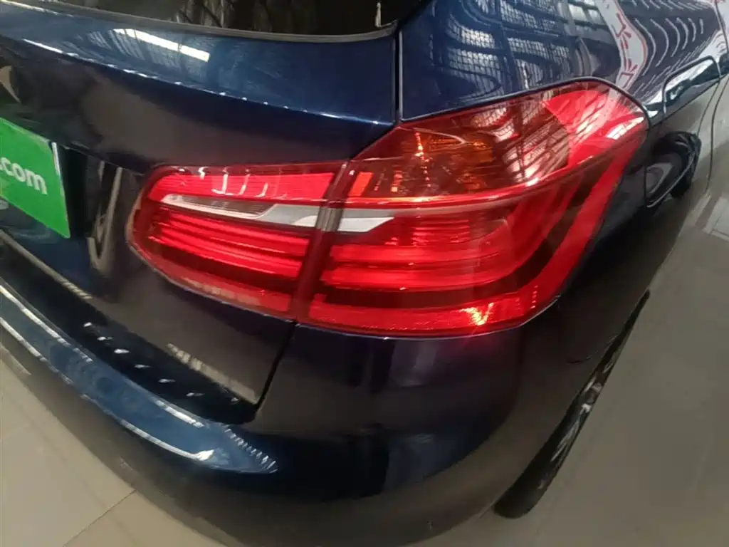 BMW 2 Series Touring 2016 218i Sport Design Package фото 8