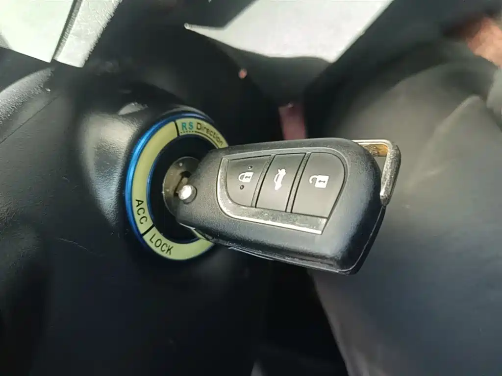 Toyota Corolla 2017 Facelift 1.2T Manual GL фото 9