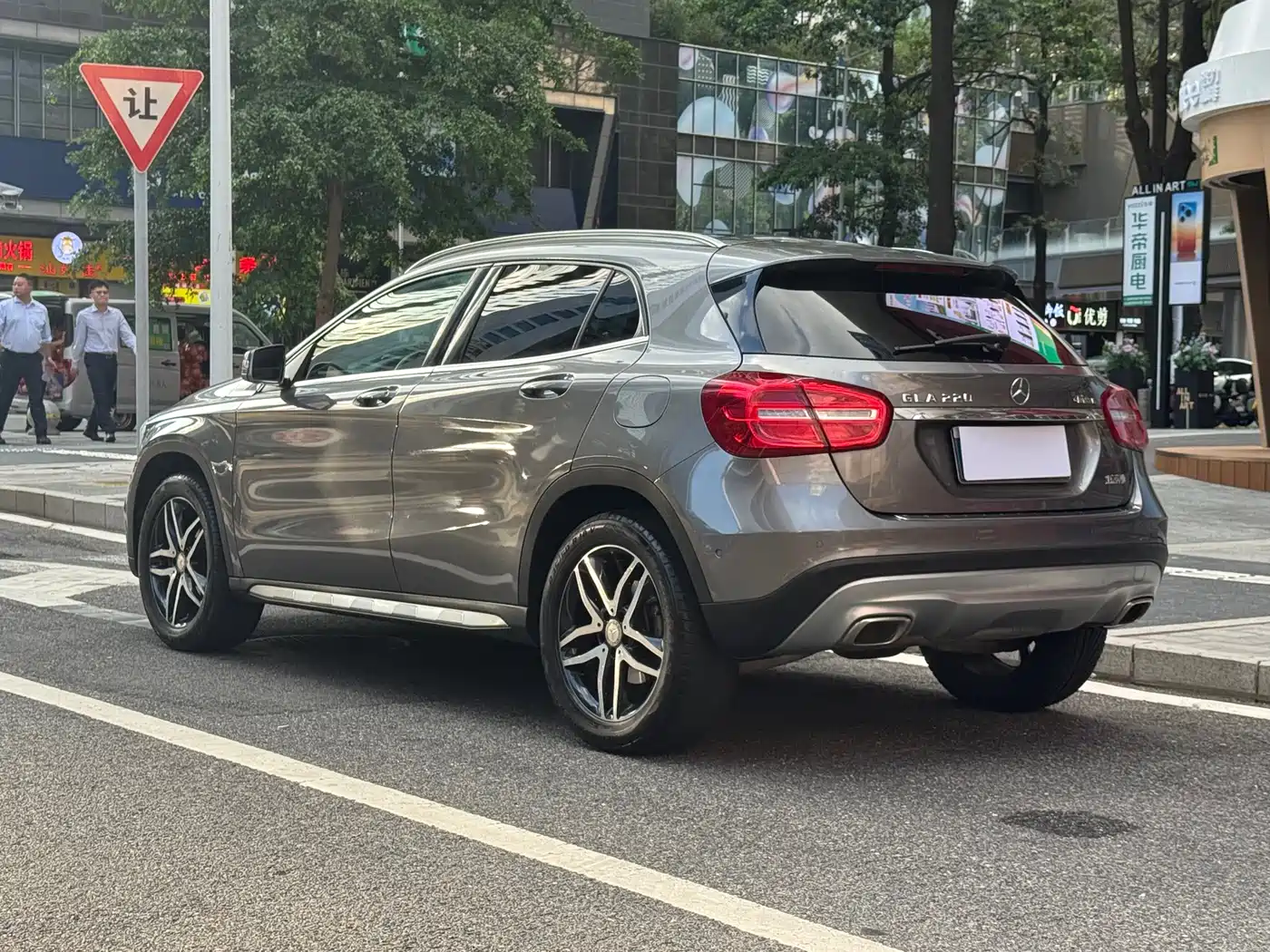 Mercedes-Benz GLA 2016 GLA 220 4MATIC Fashion фото 10