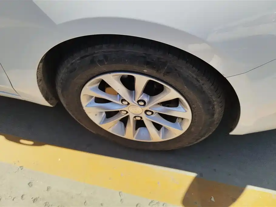 Buick Excelle 2018 15T Manual Elite (China V) фото 6
