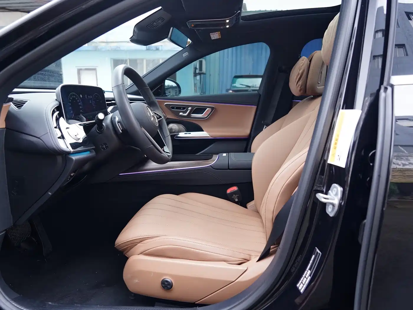 Mercedes-Benz E-Class 2024 Model E 300 L Luxury фото 3