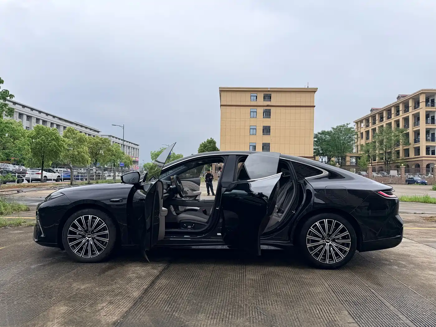 Geely Galaxy Galaxy Xingyao 8 2025 130km EM-P Starship Edition фото 22