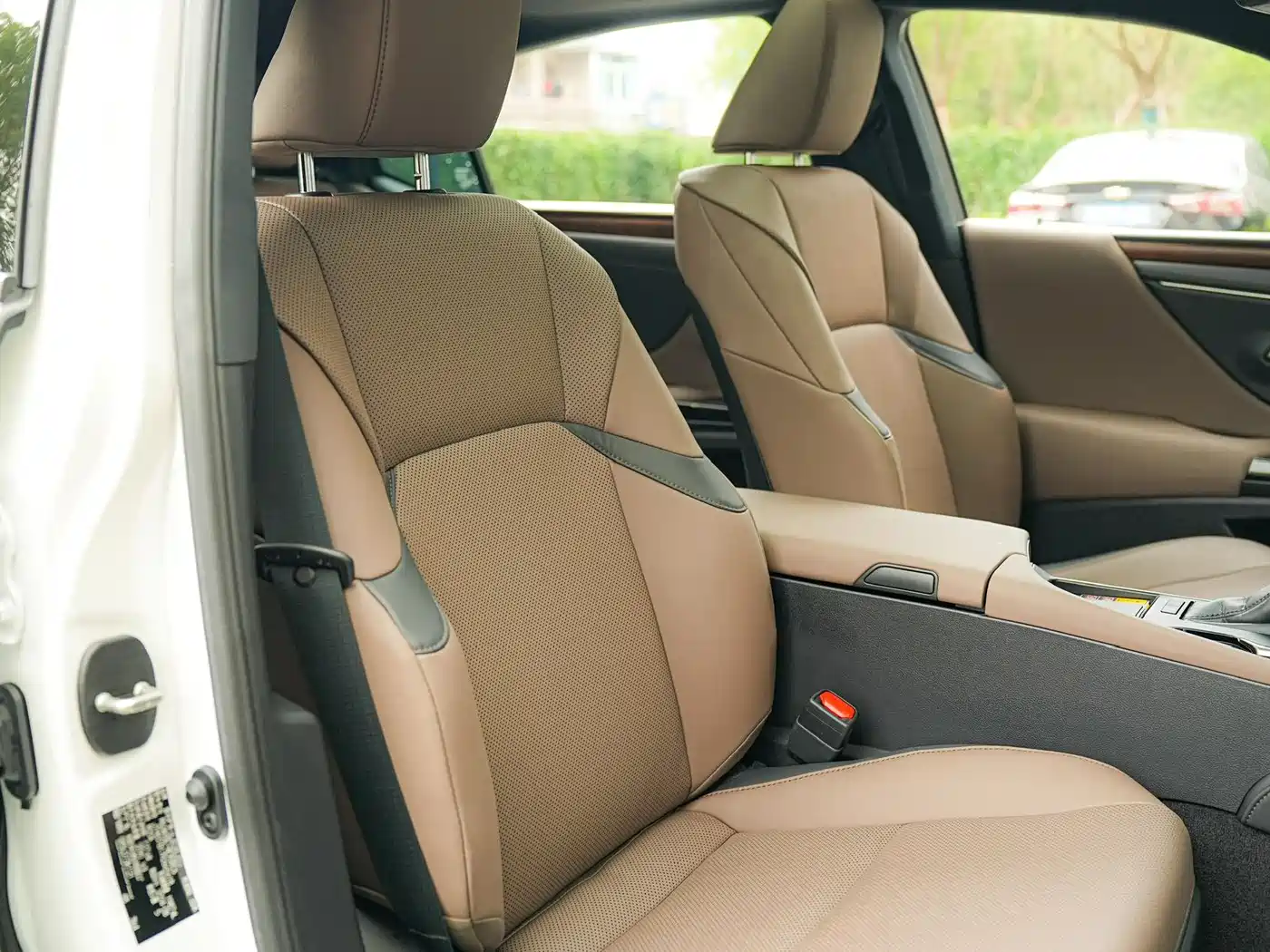 Lexus ES 2024 200 Premium Edition фото 12