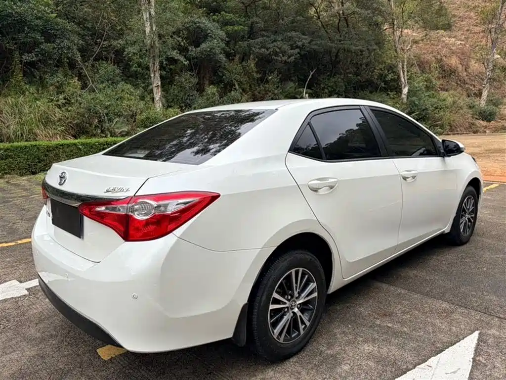 Toyota Levin 2014 1.6G CVT Elite Edition фото 7