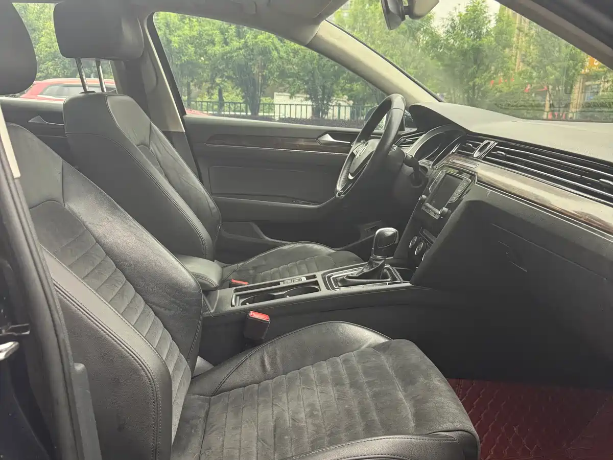 Volkswagen Magotan 2017 330TSI DSG Luxury фото 11