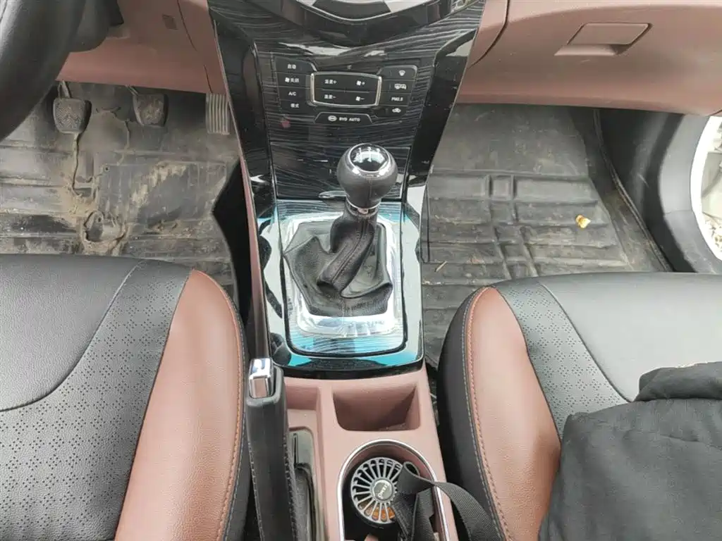 BYD Surui 2015 Facelift 1.5L Manual Luxury фото 14