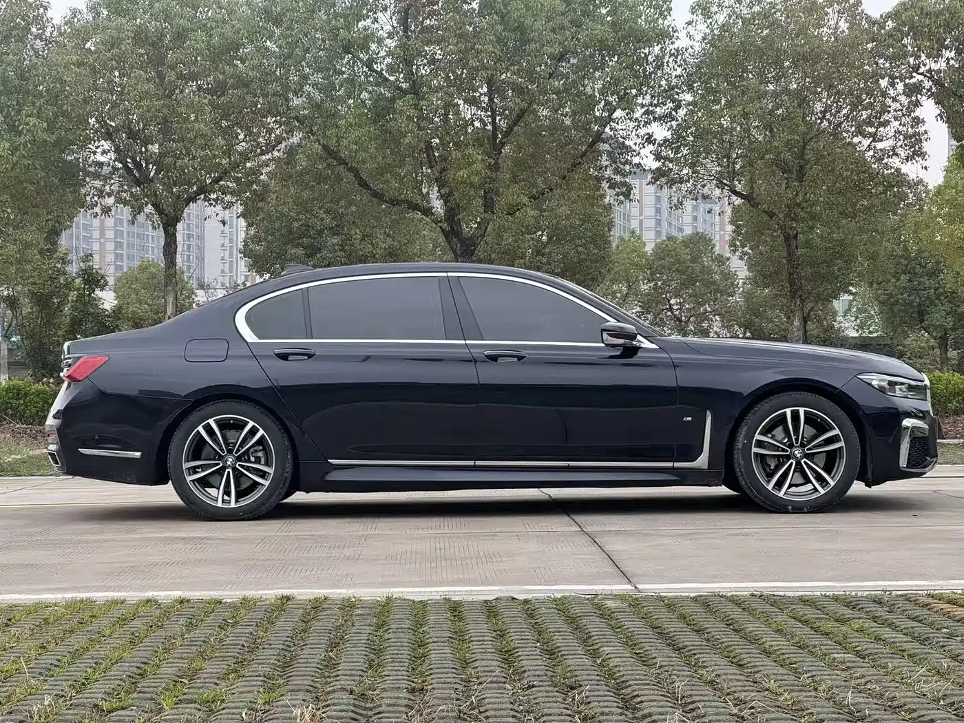 BMW 7 SERIES