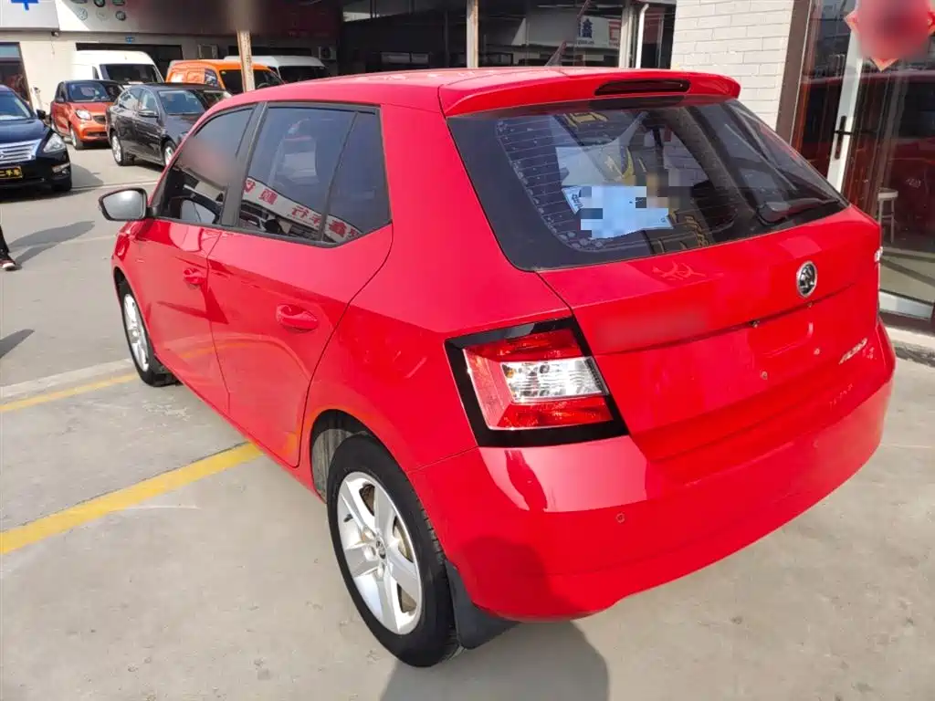 Škoda Fabia 2017 1.4L Auto Car Enjoy Edition фото 13