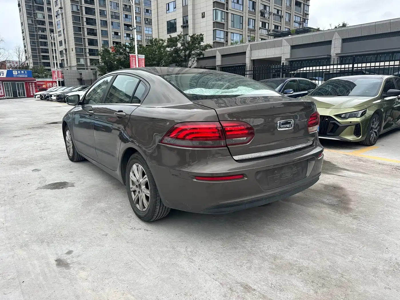 Qoros 3 2016 2016 Sedan 1.6L Automatic Zhiyue