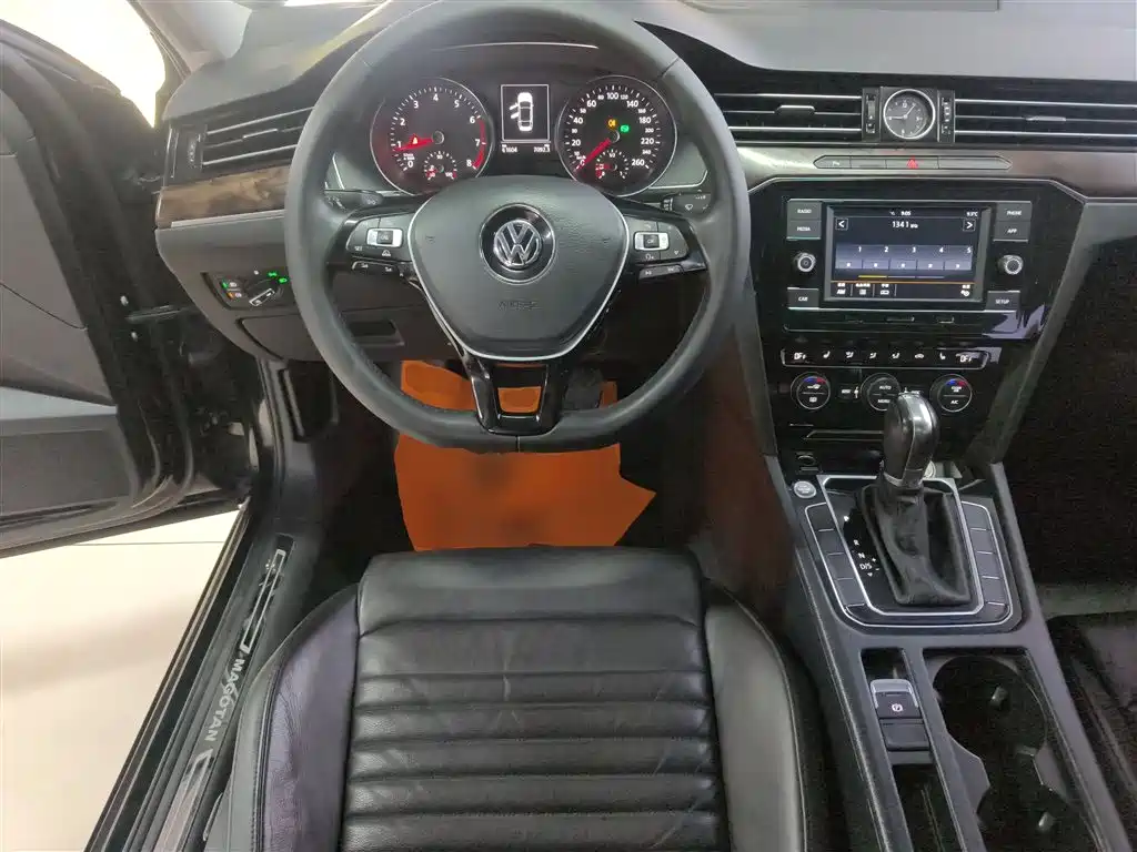 Volkswagen Magotan 2018 Facelift 330TSI DSG Luxury фото 7