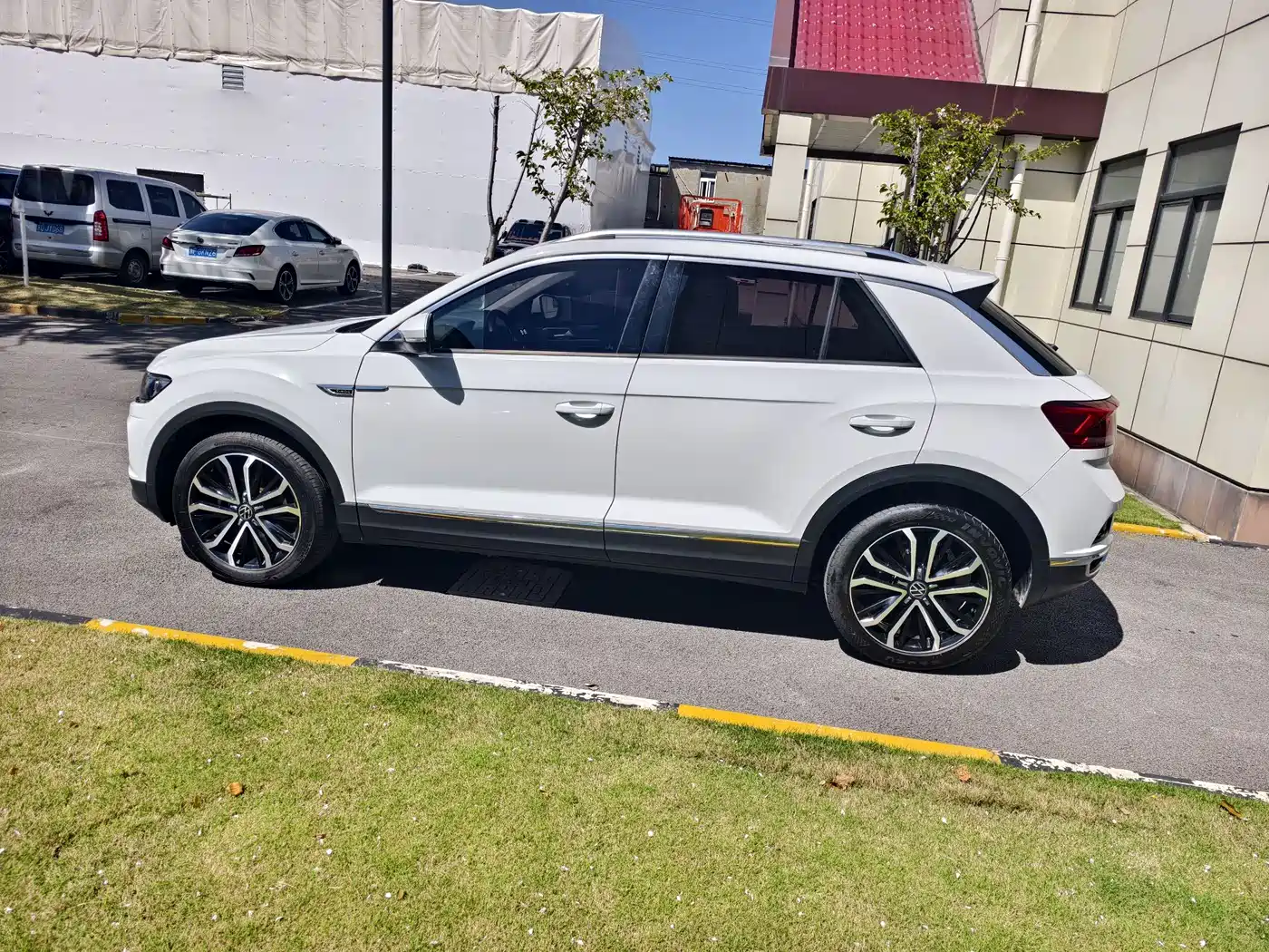 Volkswagen T-ROC 2022 280TSI DSG 2WD Comfort PLUS фото 10