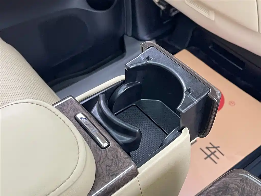 Toyota Alphard 2023 Dual Hybrid 2.5L Ultimate Gold Edition фото 33