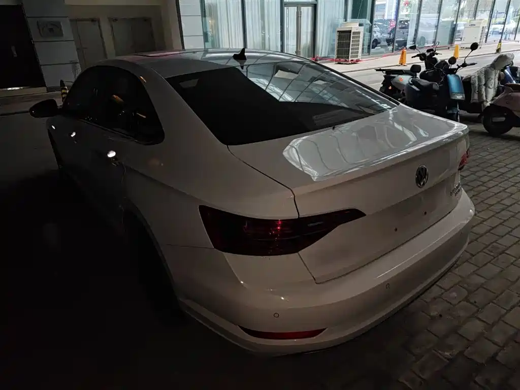 Volkswagen Sagitar 2022 280TSI DSG Surpassing Edition фото 23