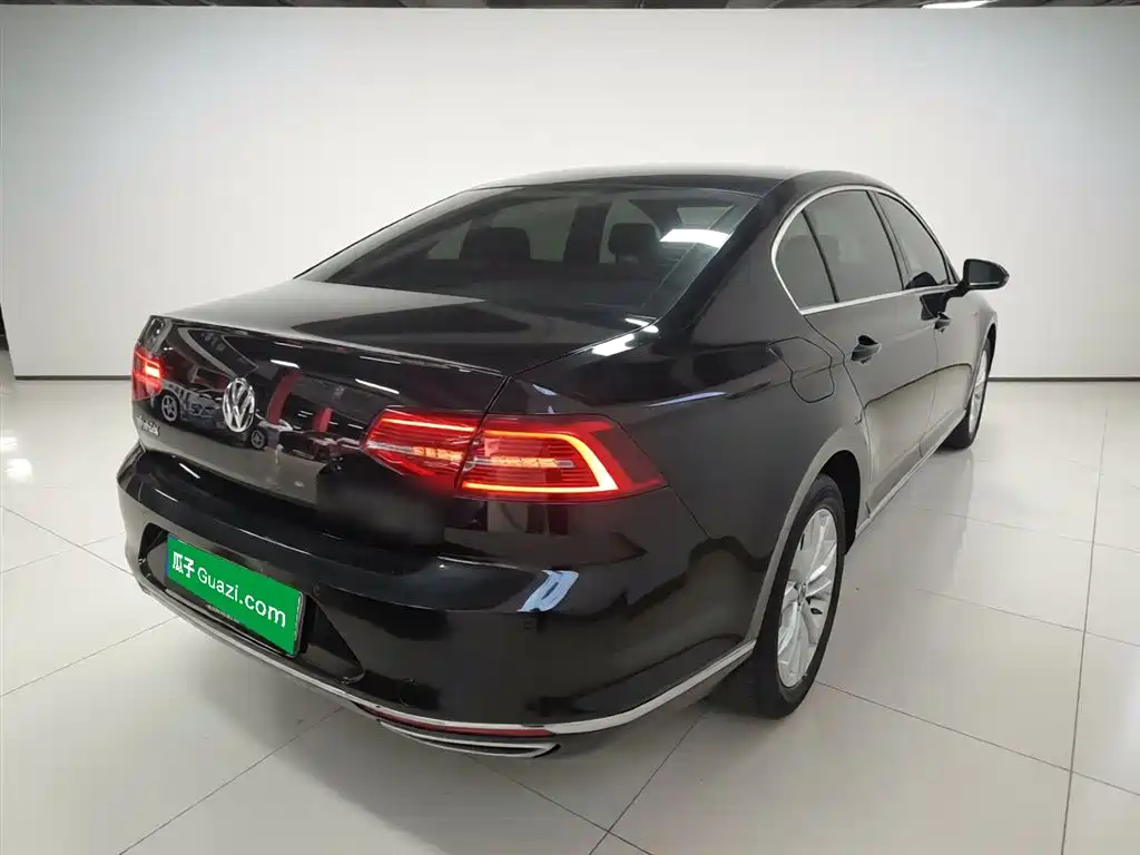 Volkswagen Magotan 2018 Facelift 330TSI DSG Luxury фото 5