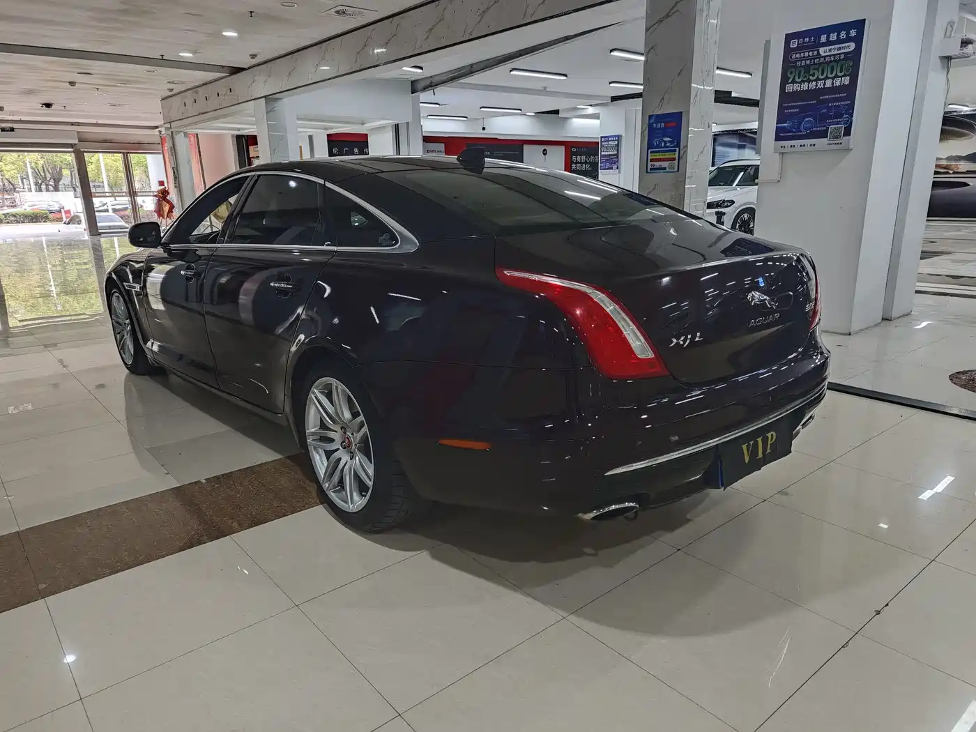 JAGUAR XJ