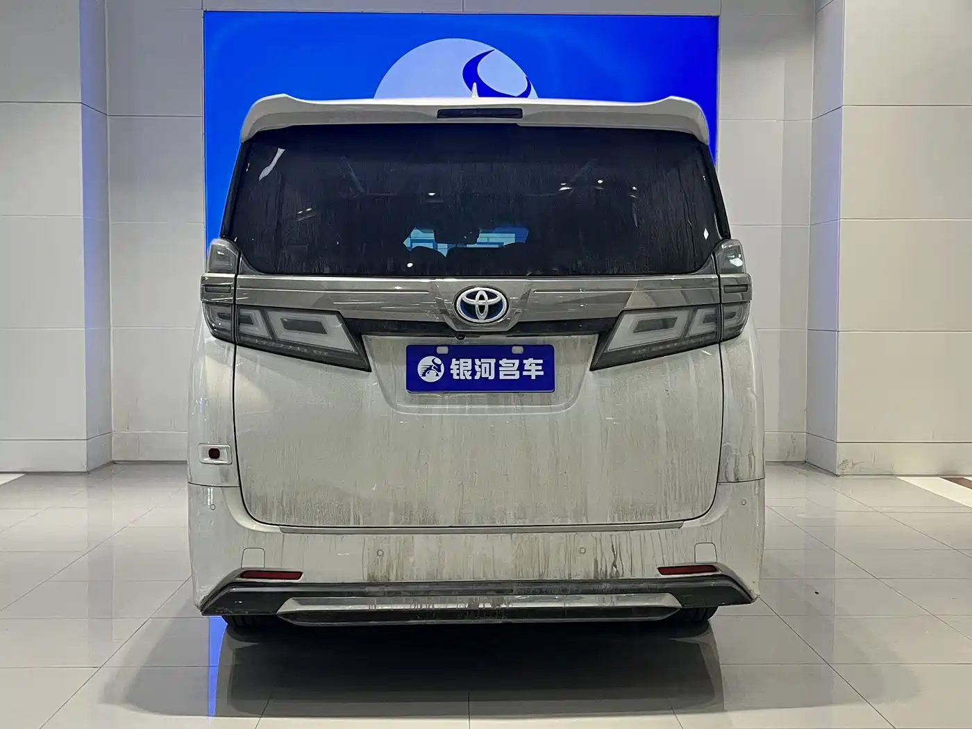 Фото 11 - Toyota Vellfire
