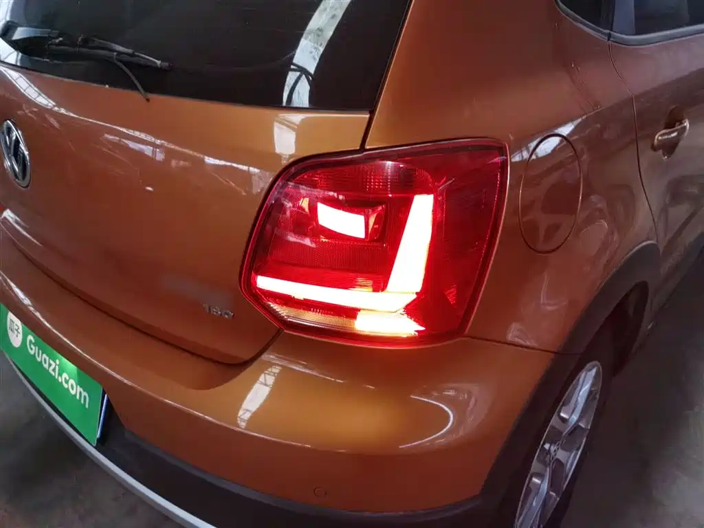 Volkswagen Polo 2018 1.5L Cross Polo Auto фото 24