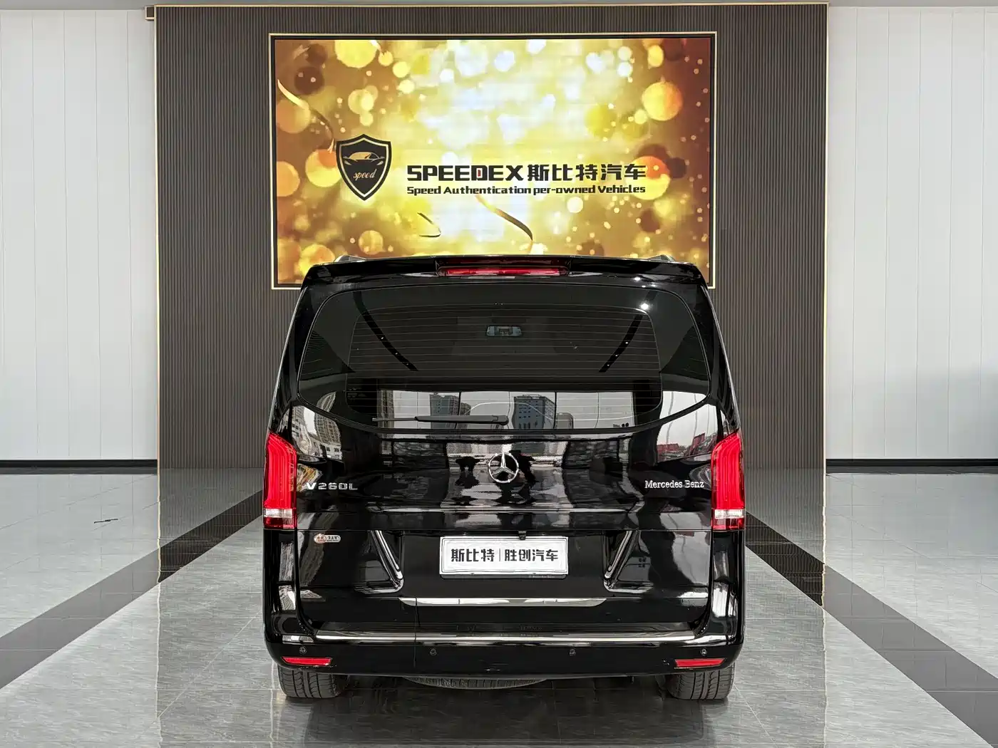 Mercedes-Benz Vito 2018 2.0T Business Edition China VI фото 6