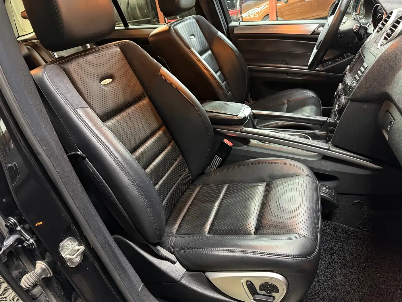 Mercedes-Benz M-Class AMG 2007 AMG ML 63 фото 26