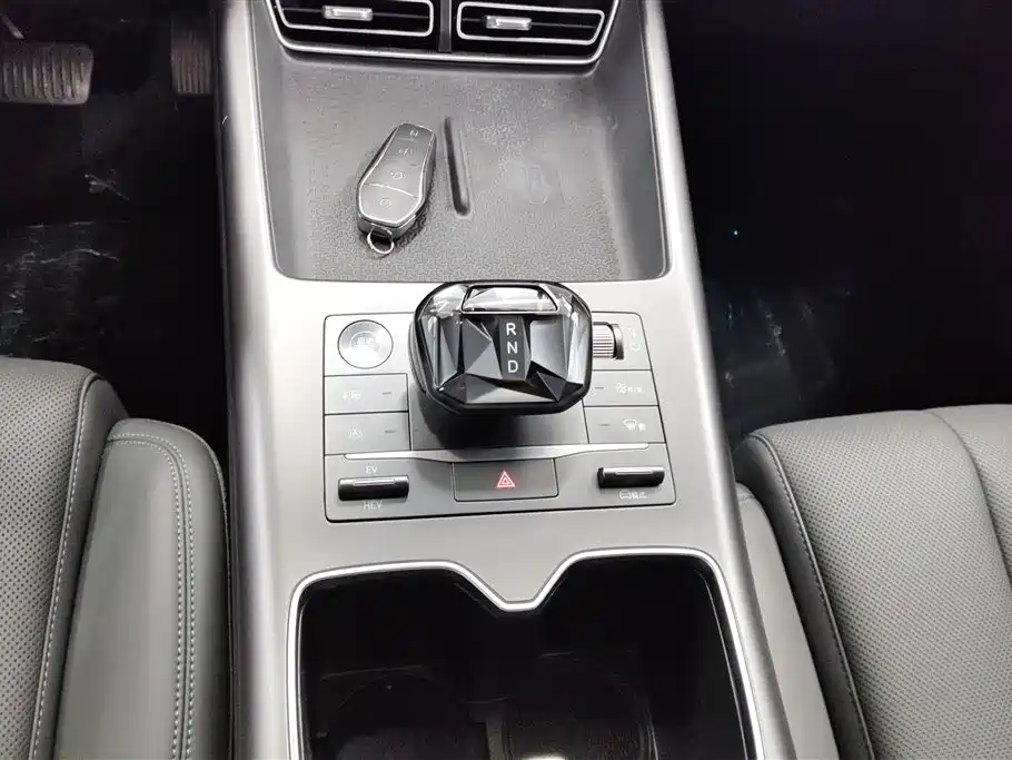 BYD Song Pro New Energy 2025 2nd Generation Smart Drive Edition DM-i 75KM Leading Type фото 16