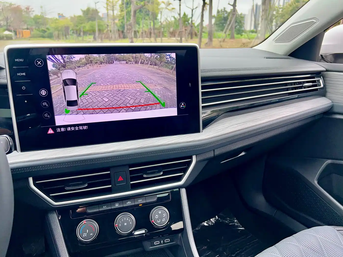 Volkswagen Sagitar 2023 300TSI DSG Surpassing Edition фото 13