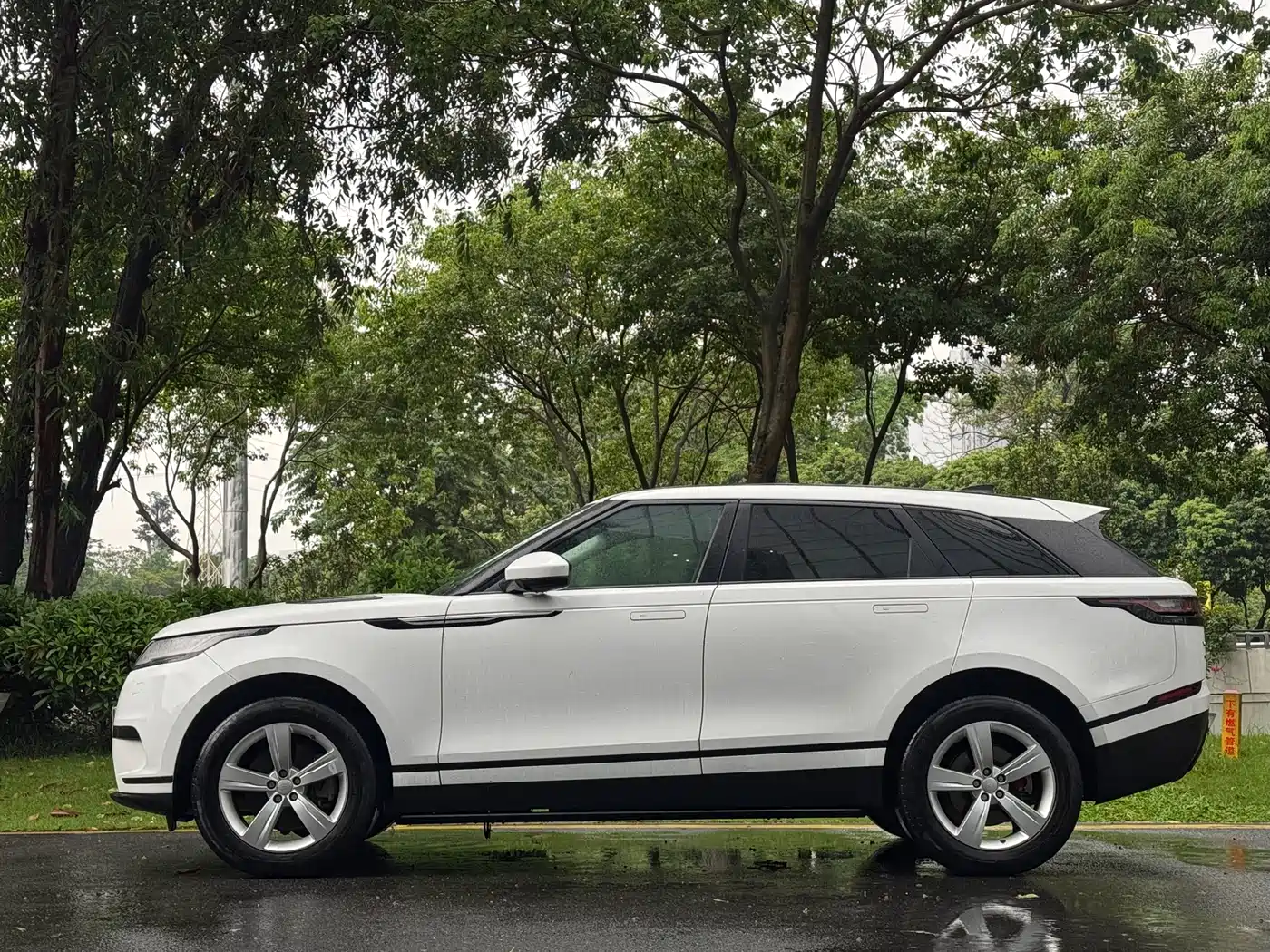 Фото 4 - Land Rover Range Rover Velar