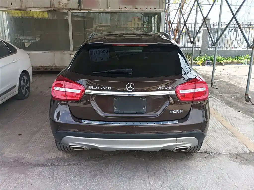 Mercedes-Benz GLA 2015 GLA 220 4MATIC Fashion Edition фото 6
