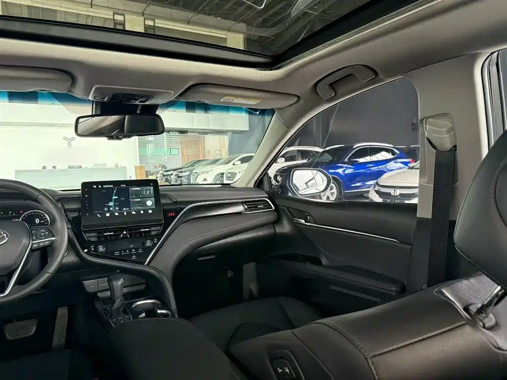Toyota Camry 2021 2.5G Luxury Edition фото 15