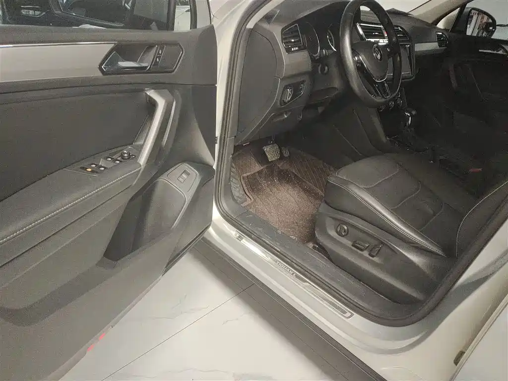 Volkswagen Tiguan L 2019 Facelift 330TSI Auto 2WD Smart Luxury China VI фото 16