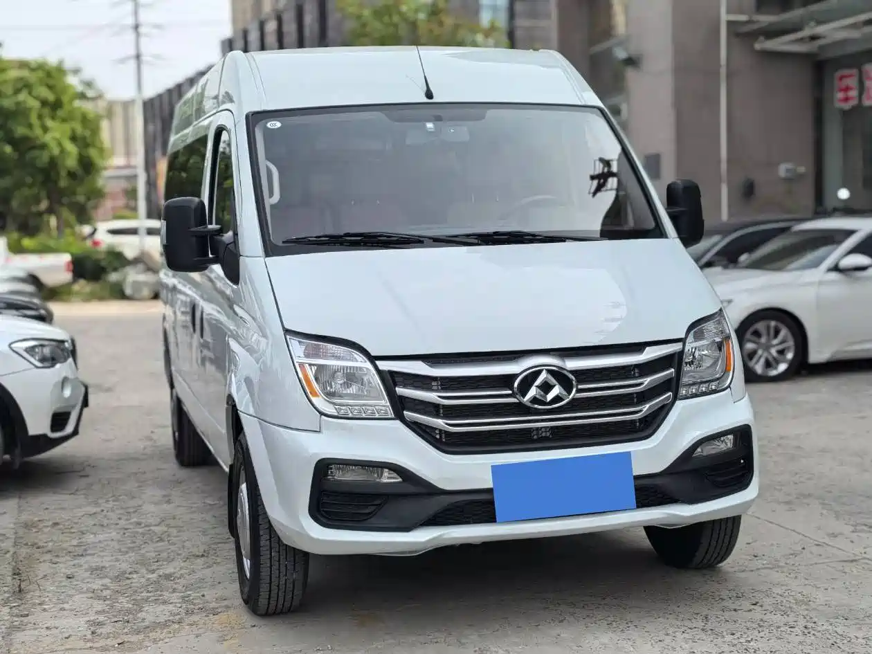 SAIC Maxus Xintu V80 2025 PRO Aoyun 2.0T Manual Long Wheelbase High Roof 6/7/8/9-Seater фото 15