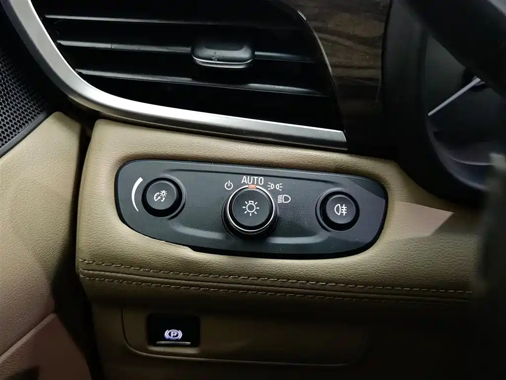 Buick GL8 2017 ES 28T Premium China V фото 21