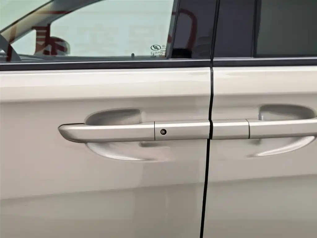 Buick GL8 2017 ES 28T Premium China V фото 18