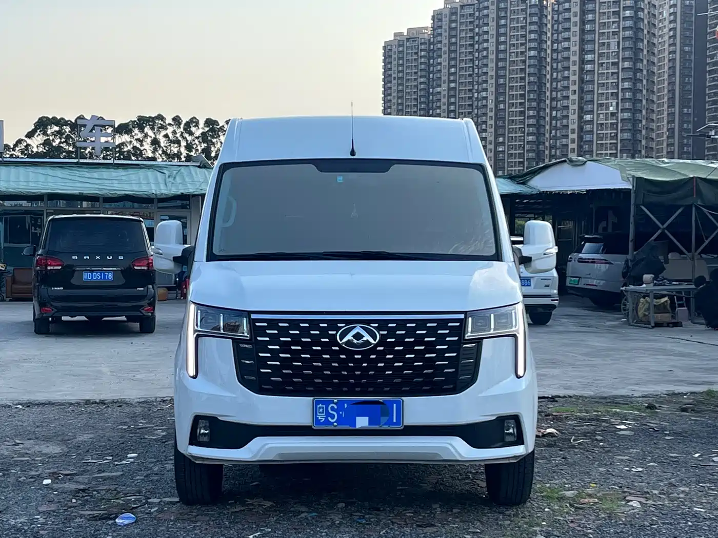 SAIC Maxus Xintu V80 2024 Model PRO Business 6MT Long Wheelbase Medium Roof 147Ps 9-seater Three-row Non-commercial фото 2